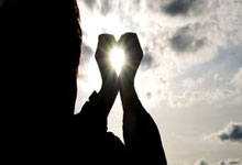 瓦力棋牌app-恩菲尔德教练组强化体能训练，备战关键战