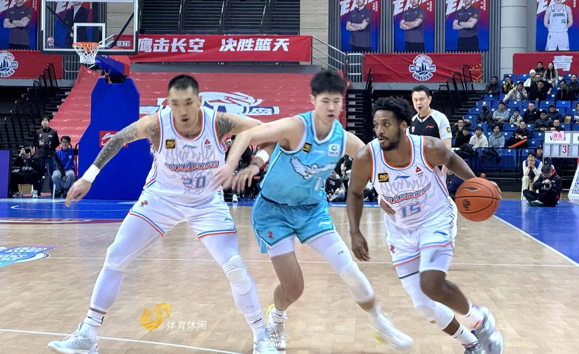 包含浙江队客场对抗青岛，全队备战期待坚守客场建功的词条