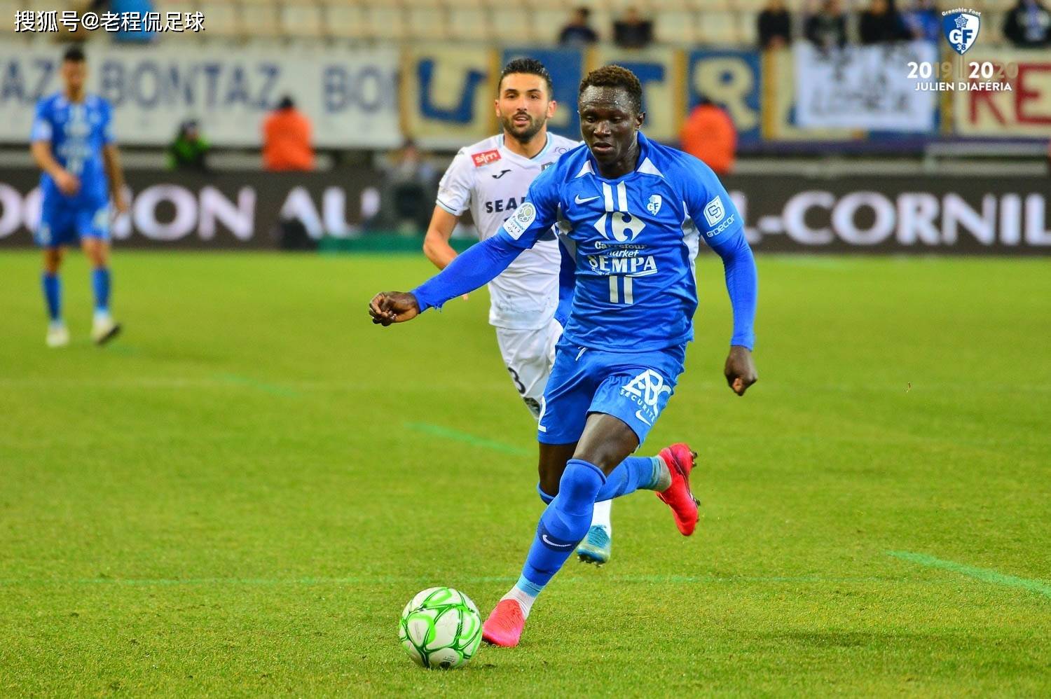 包含格勒诺布尔主场告捷，法甲保级形势向好的词条