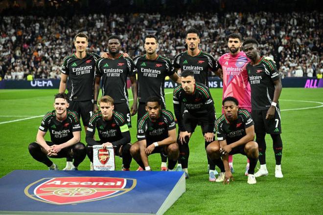 包含拜仁慕尼黑客场惊险击败皇马，晋级欧冠四强！的词条