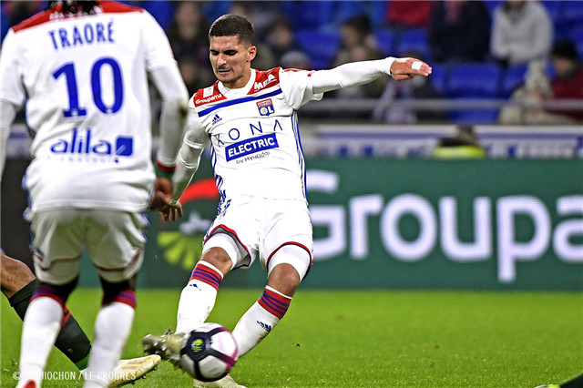 瓦力棋牌app-亚眠备战欧冠比赛，全队士气高昂