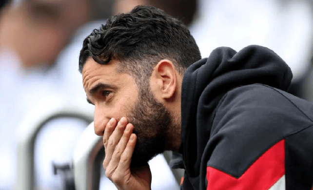 包含里昂球员经历伤病后复出，期待带队取胜的词条