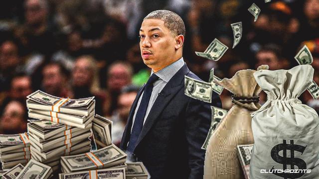 包含雄鹿主帅泰伦-卢：球队信心满满愿登顶总冠军的词条