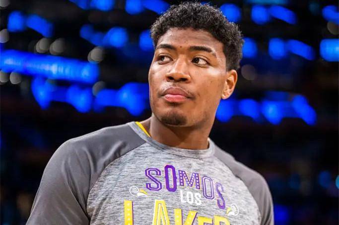 湖人队主教练华特遭到球迷批评