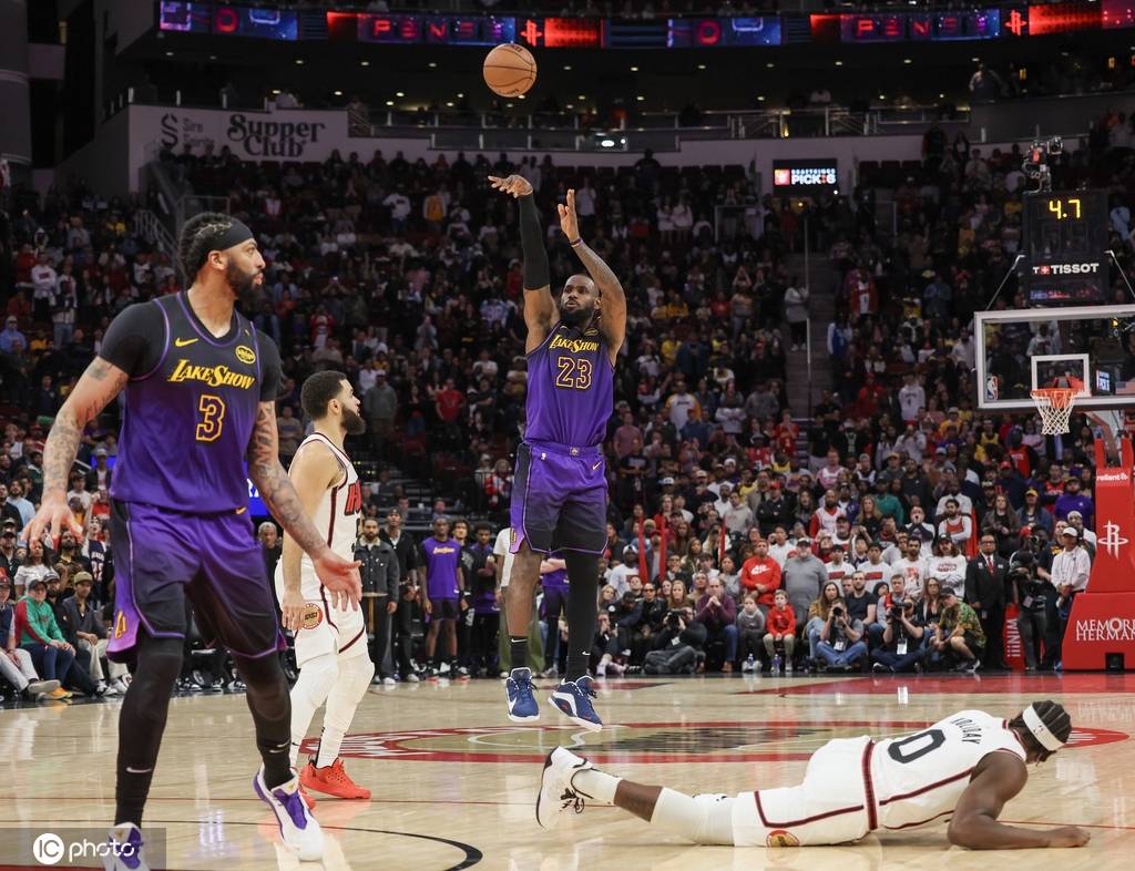 火箭惨败湖人，士气受到重创！