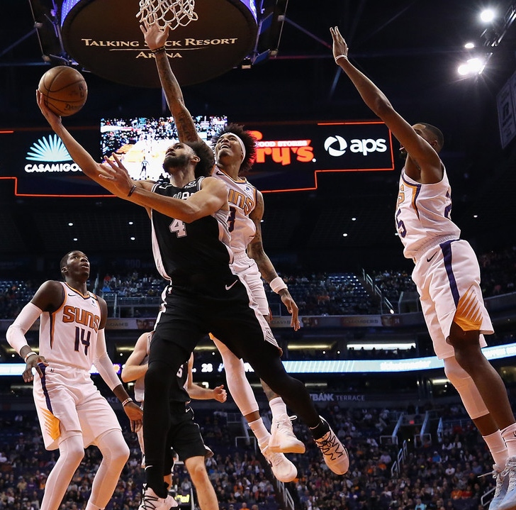 瓦力棋牌官网-快船惜败马刺，卢比奥单挑加西亚