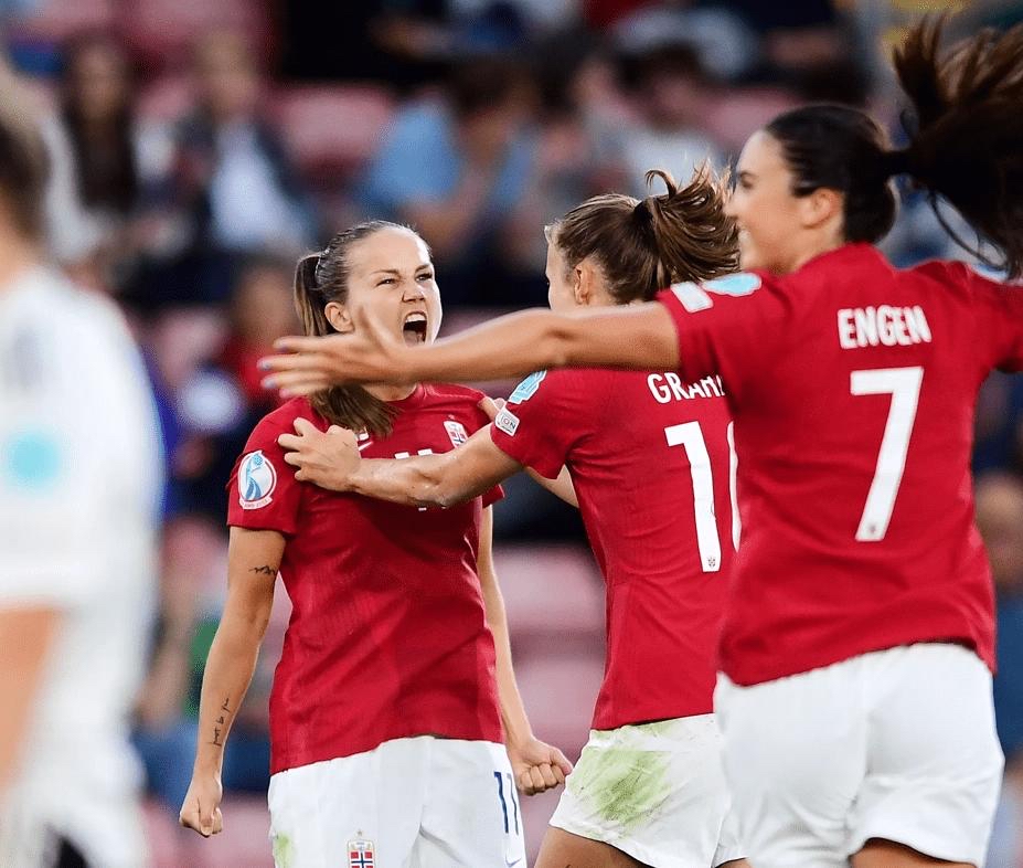 瓦力棋牌官网-包含国际足联女足世界杯开幕战精彩纷呈，揭开比赛序幕的词条