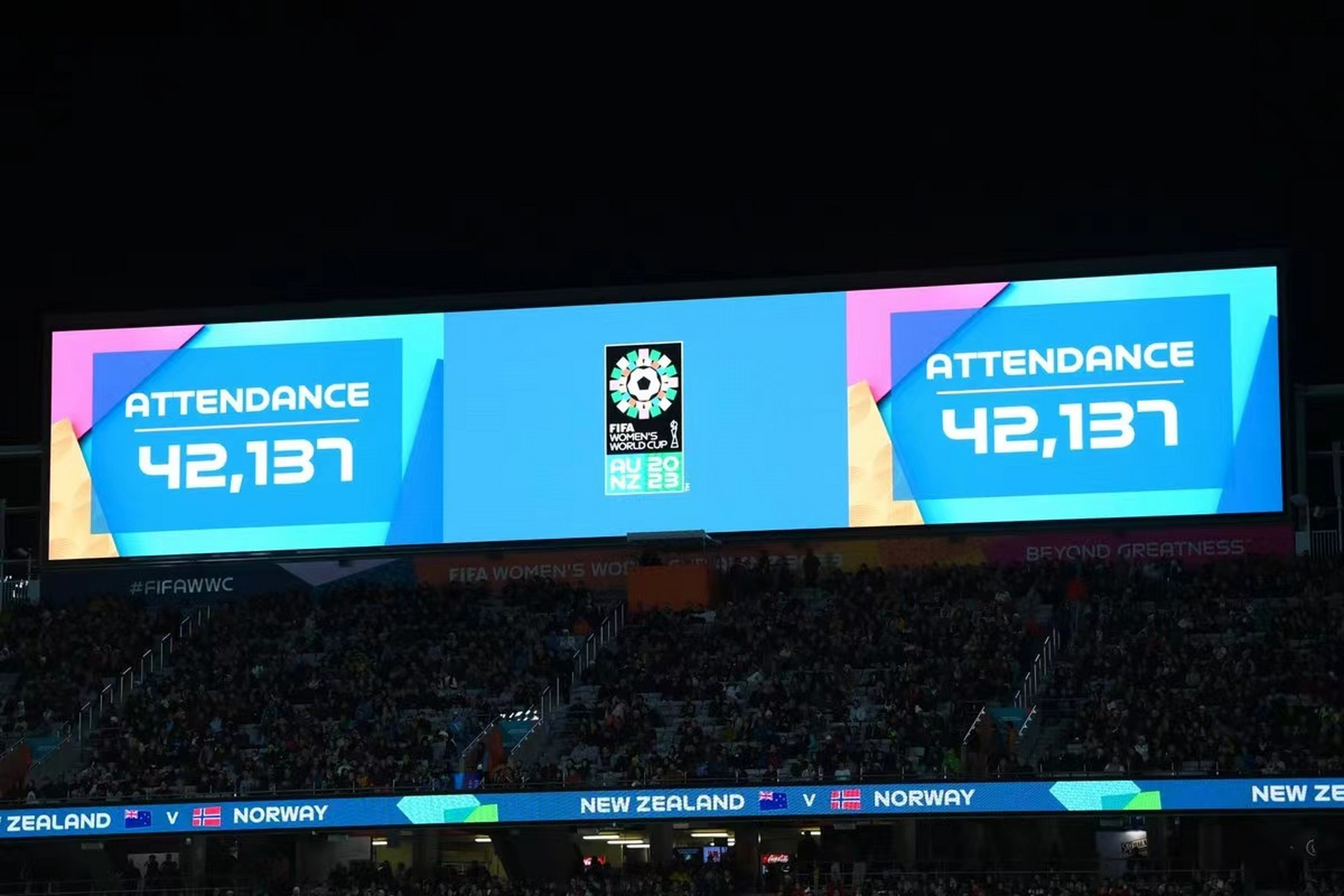 包含国际足联女足世界杯开幕战精彩纷呈，揭开比赛序幕的词条