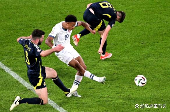 瓦力官网-加拿大球员在瑞士比赛中取得胜利