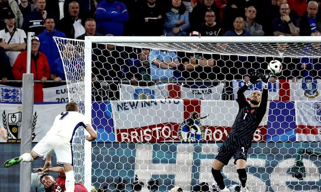 足球世界震撼，欧洲杯赛场绝杀之战