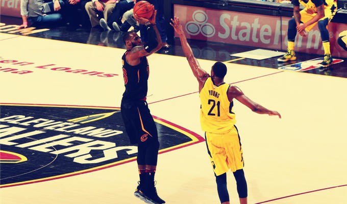 包含阿森纳门将博洛锋破门，帮助球队逆转获胜的词条