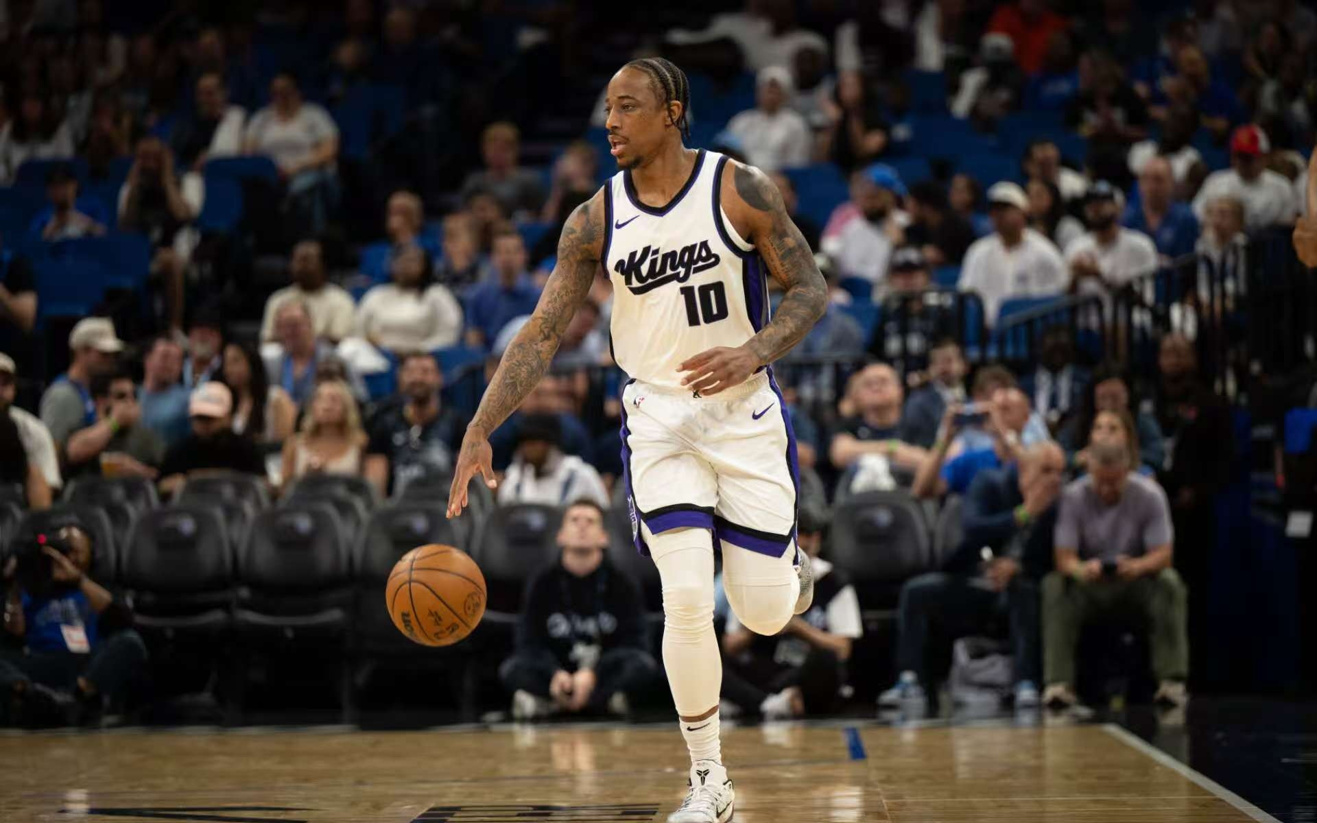 骑士老将展现稳定表现，为球队奠定胜利基石