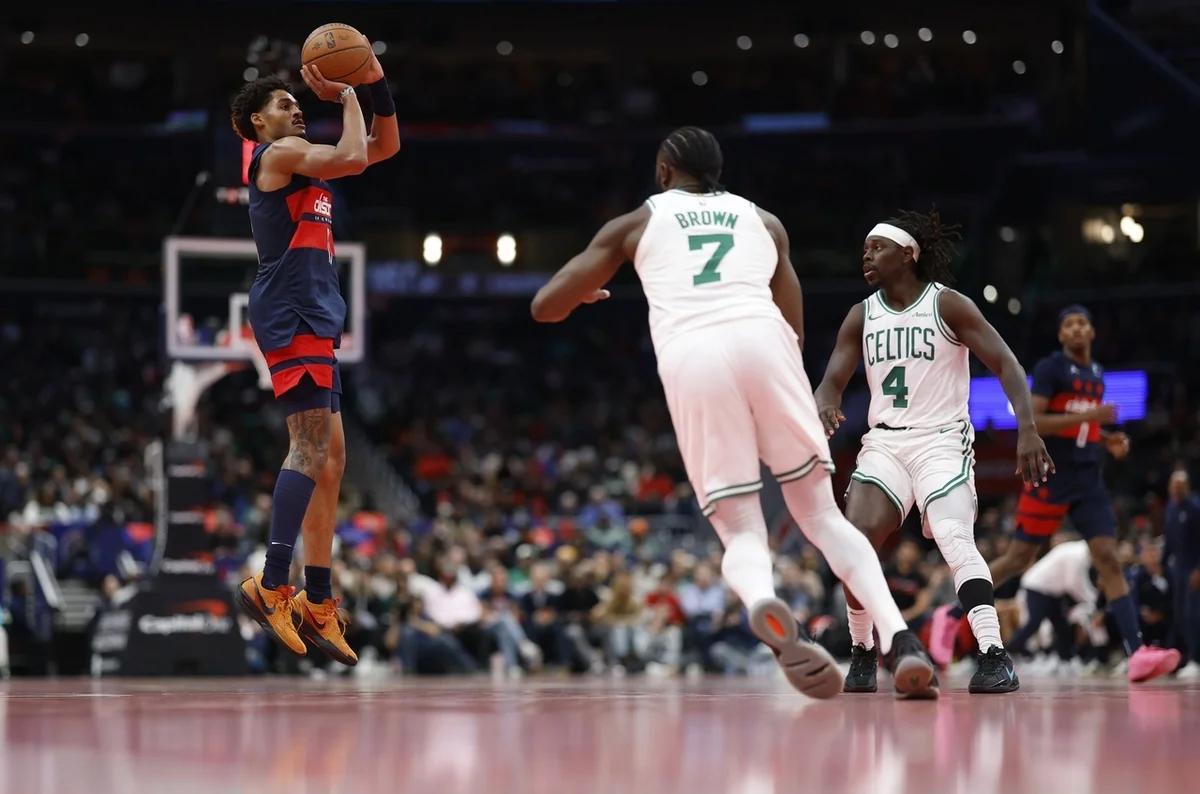 瓦力棋牌app-凯尔特人主教练调整战术，领队球队取得连胜的简单介绍