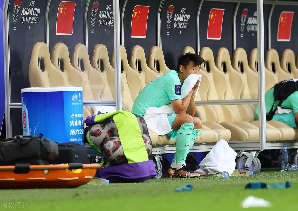 瓦力棋牌-包含罗马前锋受伤下场，球队攻击火力大减的词条