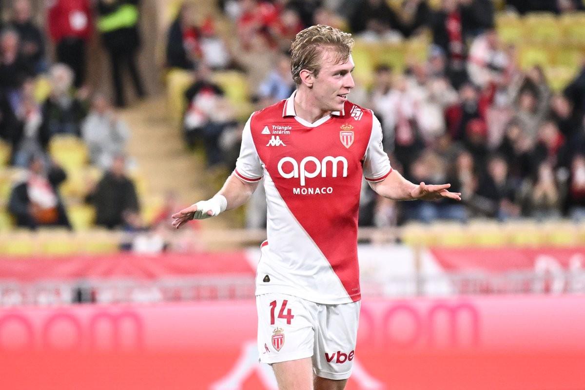 瓦力棋牌入口-狂购！法甲俱乐部签下多名前锋，加强攻击力量的简单介绍