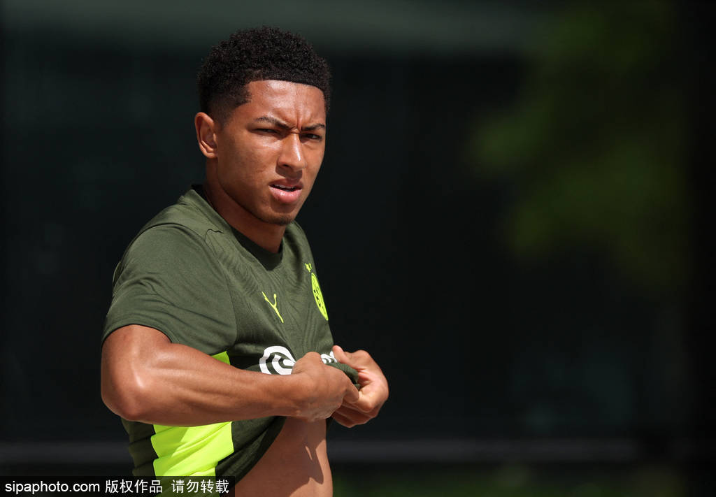 瓦力官网-法兰克福战术变阵破解对手，主教练功不可没