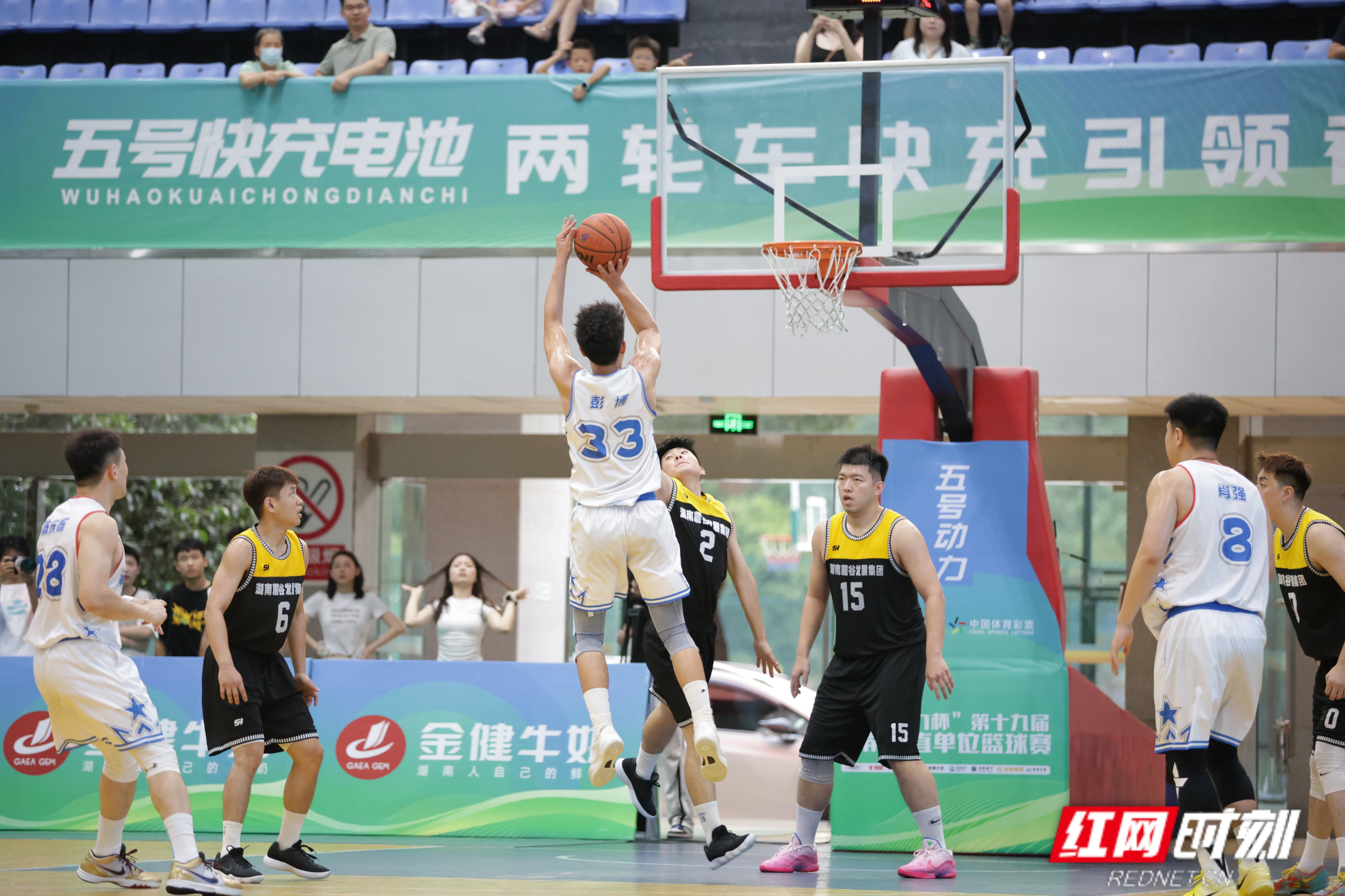 湖南男篮紧追前方，争夺晋级席位