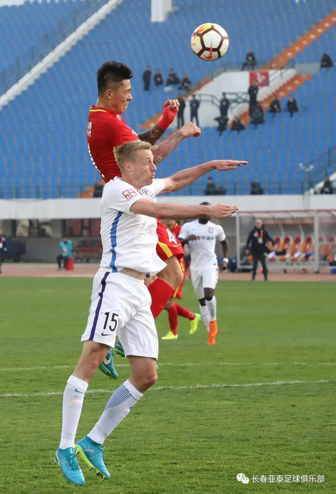 泰达队员状态火热，战胜对手领先一步